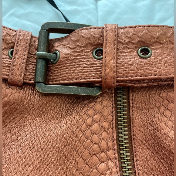 x REVOLVE Tori Skirt in Bronze
House of Harlow 1960 - Picture 6 of 12